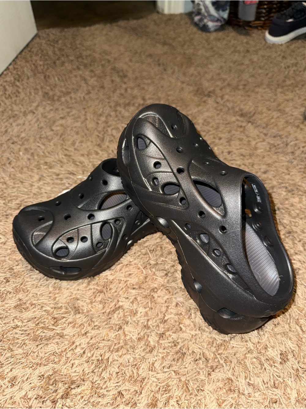 CROCS Women's Metallic Black Vented Clog